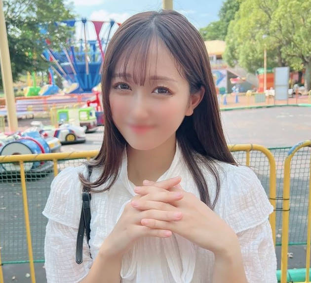 FC2PPV-4552188一位来自着名女子大学的漂亮女大<span style="color: #ff5b82">学</span><span style="color: #ff5b82">生</span>被带到了摩天轮