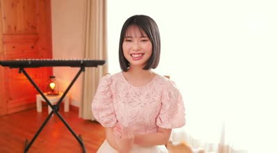 MIFD-544 新人 子供にもパパさんにも大人気！可爱い笑顔の超ビンカン保育士さん抑えきれない好奇心がはじけてド下品なオホ声でイキまくりAVDebut！！ 白穂乃爱