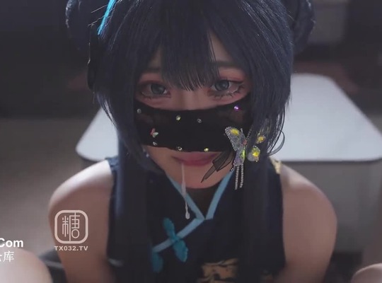 龙华妃咲<span style="color: #ff5b82">COS</span>老师-明纱柚奈
