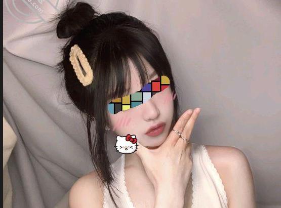 和<span style="color: #ff5b82">女</span><span style="color: #ff5b82">儿</span>一起床上追剧惊心动魄之后没忍住内射了宝贝<span style="color: #ff5b82">女</span><span style="color: #ff5b82">儿</span>