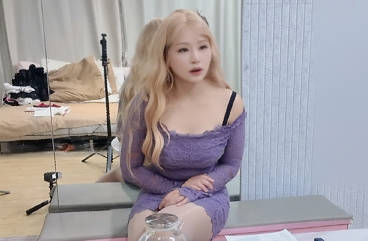 老公你晚点回来领导还没走啊安分守己的背德人妻