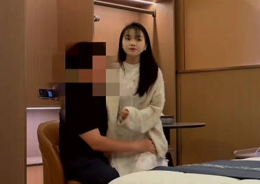 今天约了个18岁清纯漂亮的越南小妹-越少了