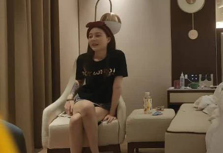 专找老阿姨04-07高挑极口<span style="color: #ff5b82">女</span>孩神似主播美娜