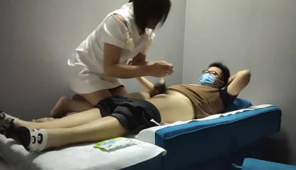 丰满站街<span style="color: #ff5b82">女</span>直播拉客上床