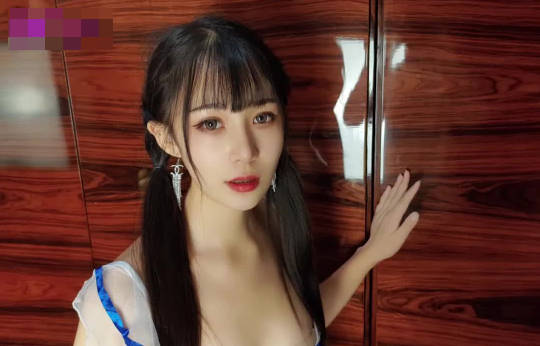 <span style="color: #ff5b82">女</span>导游推销纪念品勾引土豪游客-糖糖
