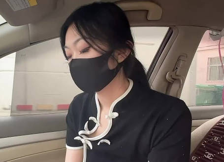 <span style="color: #ff5b82">女</span>大学生兼职家教辅导性教学