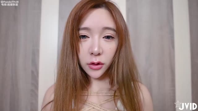 2024年6月新作，JVID名模【本垒奈】，极品御姐，大奶子被勒得快要爆掉了，欲仙欲死陶醉其中gjx